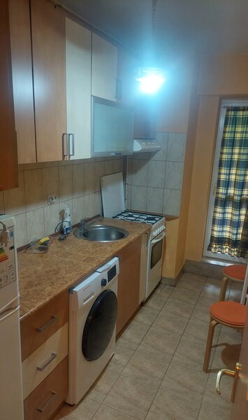 Timpuri Noi, metrou, Facultati,